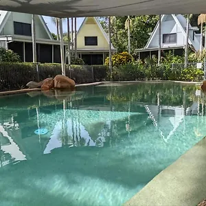 https://canopy-5-chalet.queenslandhotels.net
