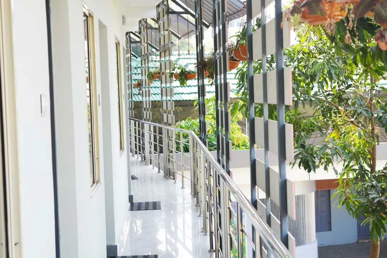 Jippus Galaxy Budget Air Port Hotel Kochi