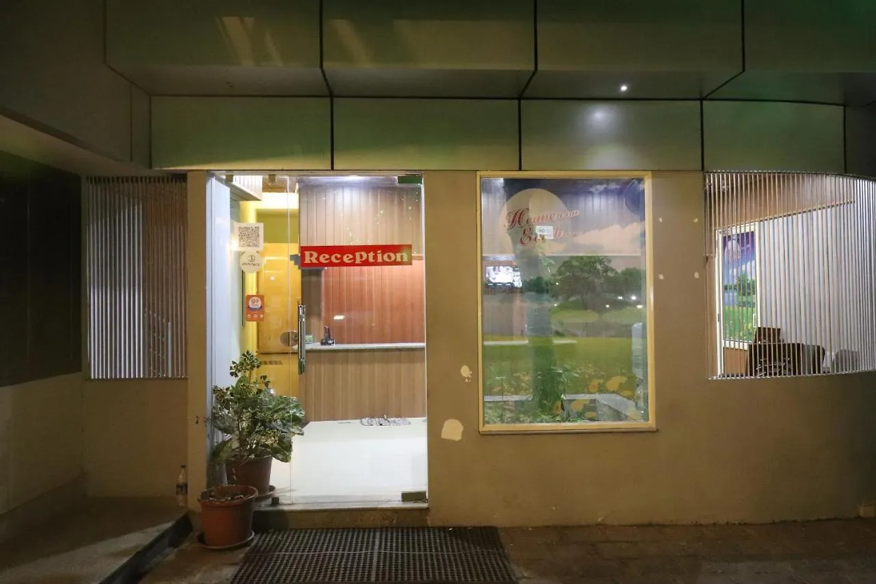 Jippus Galaxy Budget Air Port Hotel Kochi